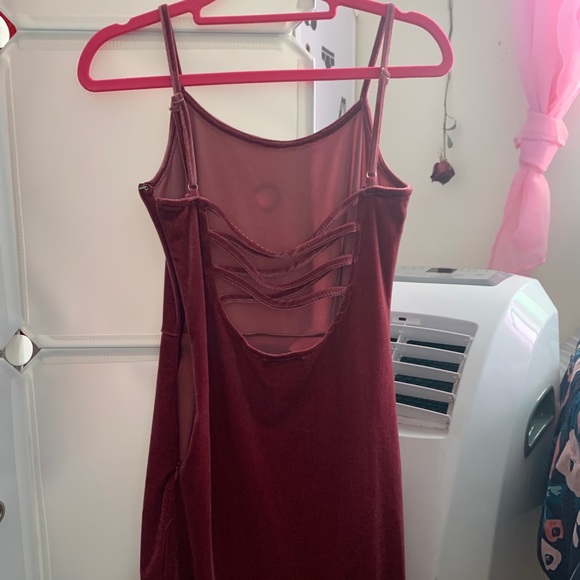 velvet dress - Picture 2 of 3